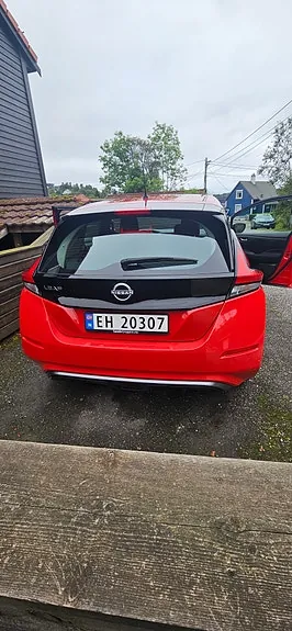Nissan Leaf 2023 photo 2