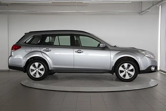 Subaru Legacy 2011 photo 4