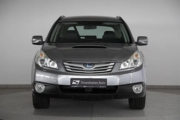 Subaru Legacy 2011 photo 2