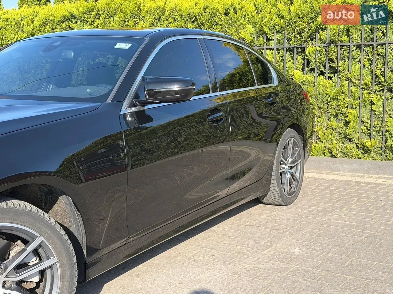 BMW 3 Series 2019 photo 4