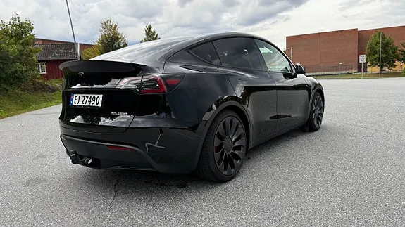 Tesla Model Y 2024 photo 5