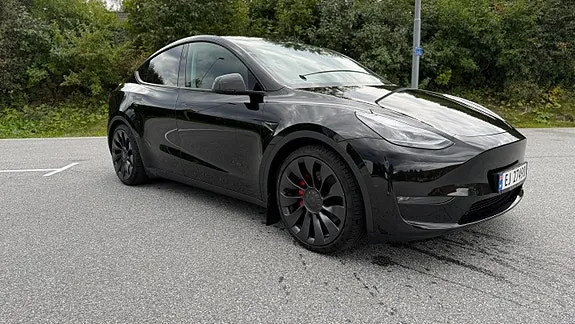 Tesla Model Y 2024 photo 2