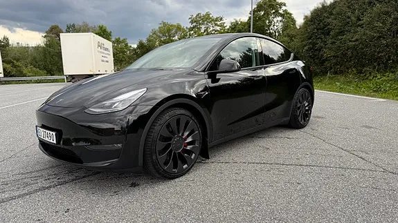 Tesla Model Y 2024 photo 3