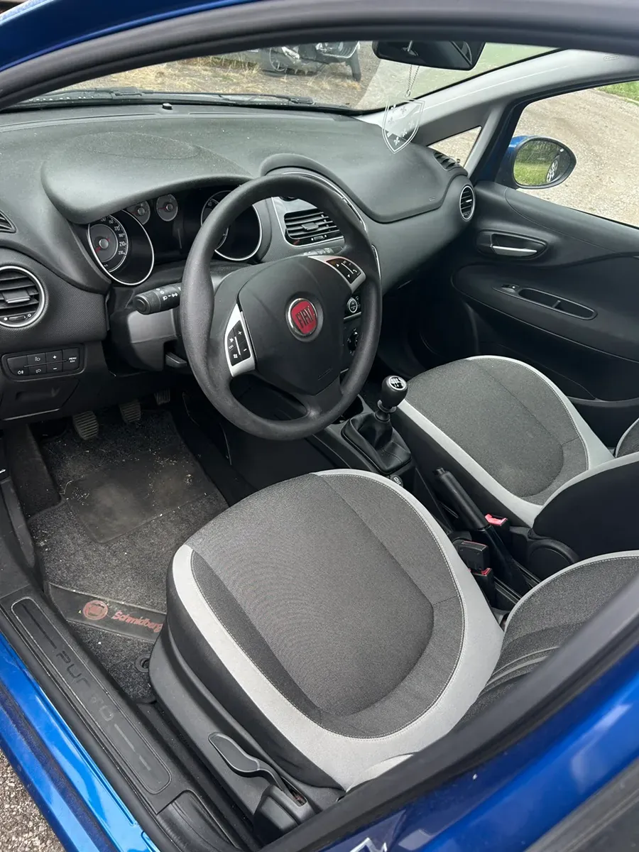 Fiat Punto 2013 photo 2