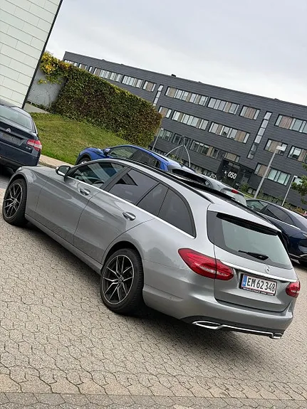 Mercedes-Benz C220 2015 photo 2