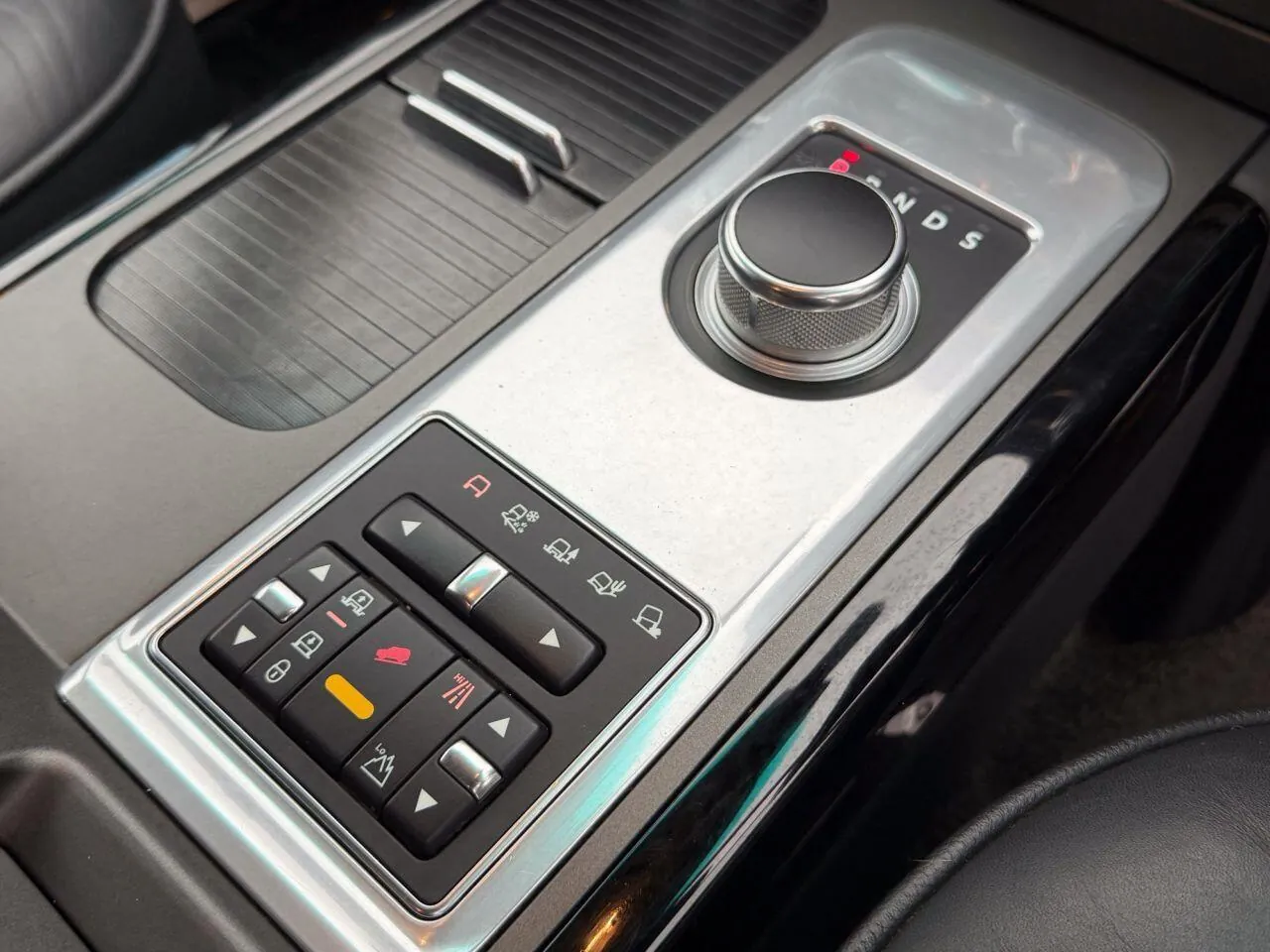 Land Rover Range Rover 2012 photo 5