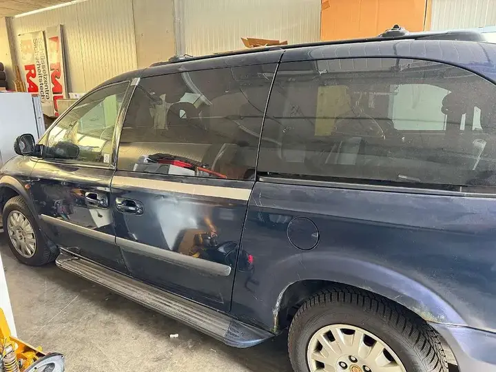 Chrysler Voyager 2006 photo 2