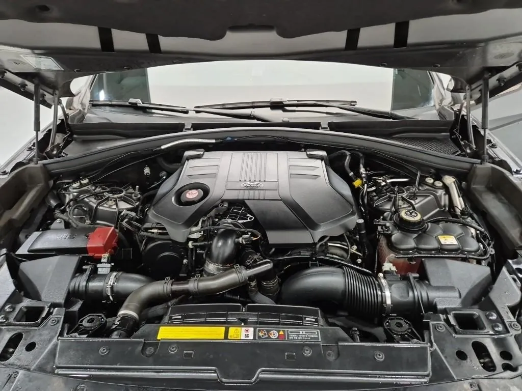 Land Rover Range Rover Velar 2019 photo 5