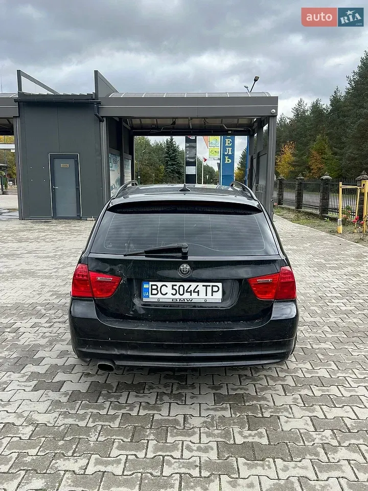 BMW 3 Series 2009 photo 4