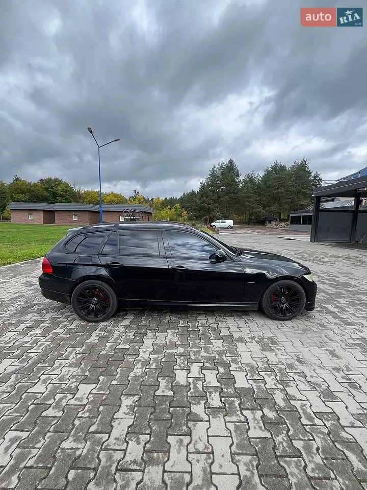 BMW 3 Series 2009 photo 2