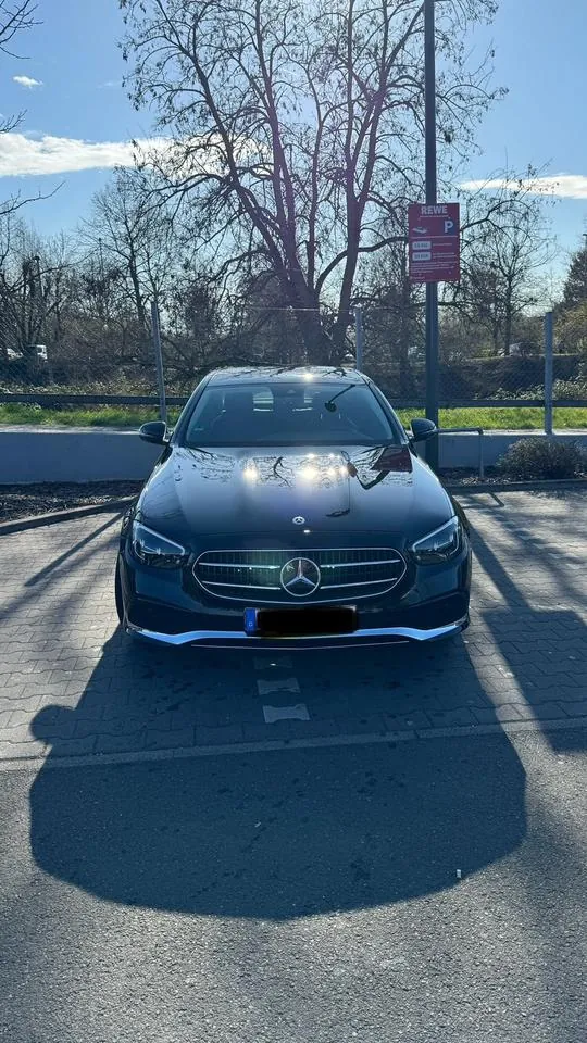 Mercedes-Benz E220D