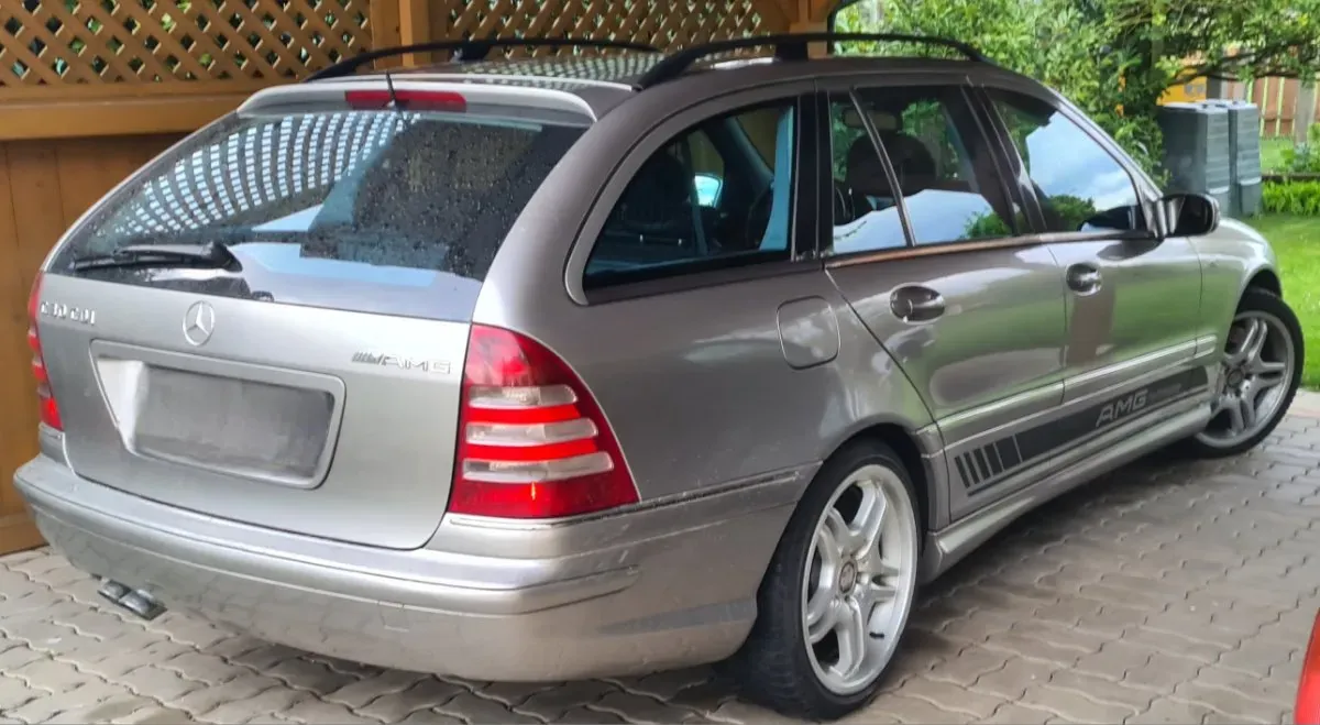 Mercedes-Benz C-Class 2004 photo 2