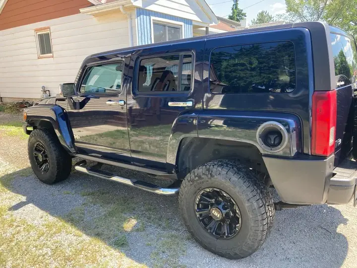 Hummer H3 2007 photo 2