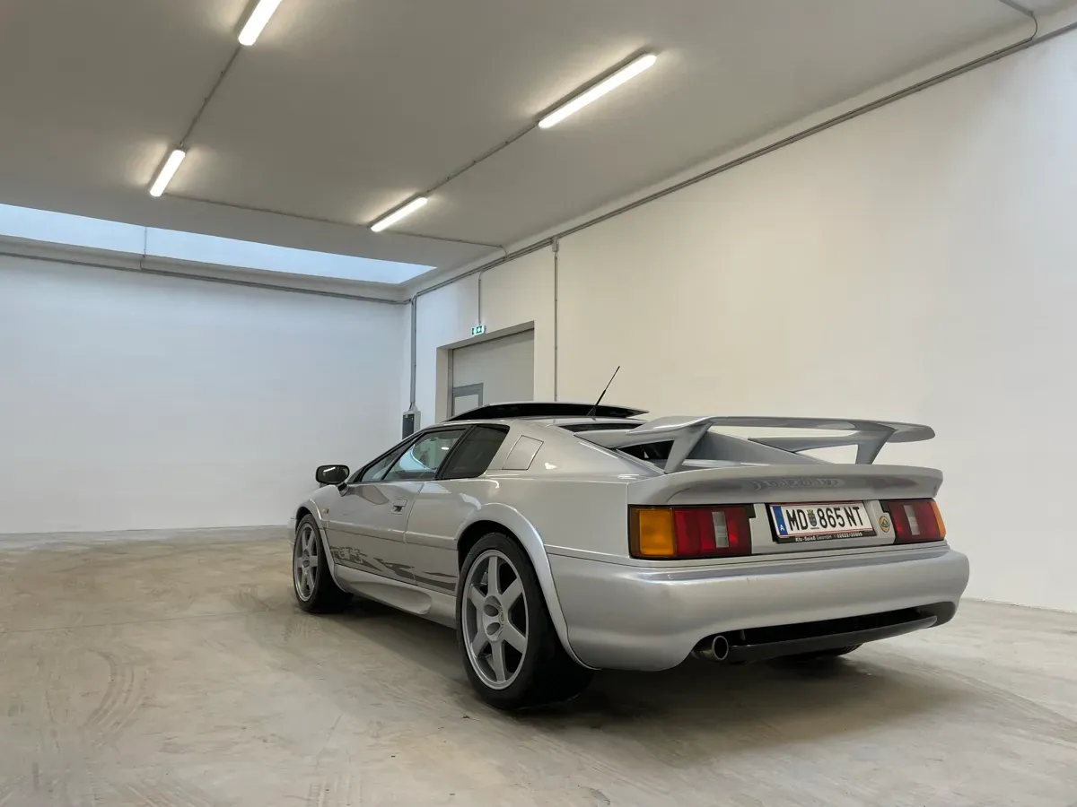 Lotus Esprit 1996 photo 3