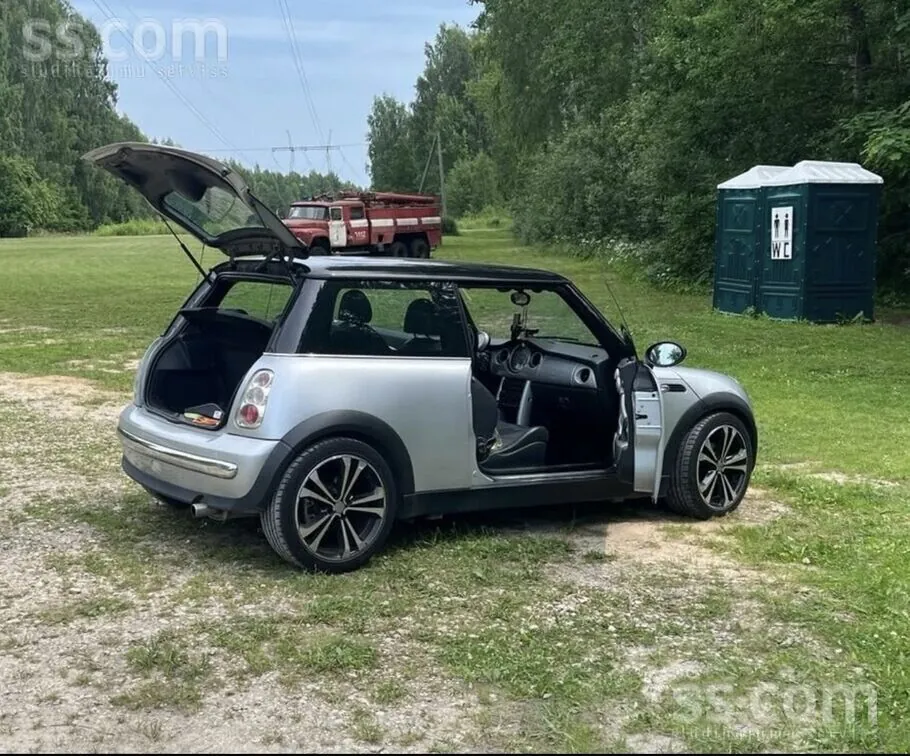 Mini Cooper 2002 photo 2