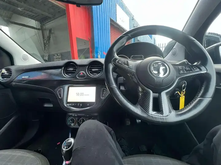 Vauxhall Adam 2014 photo 3