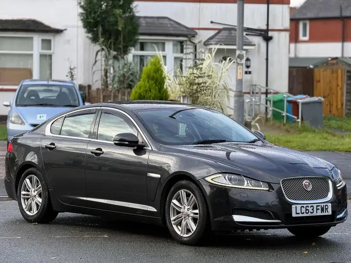 Jaguar Xf 2014 photo 2