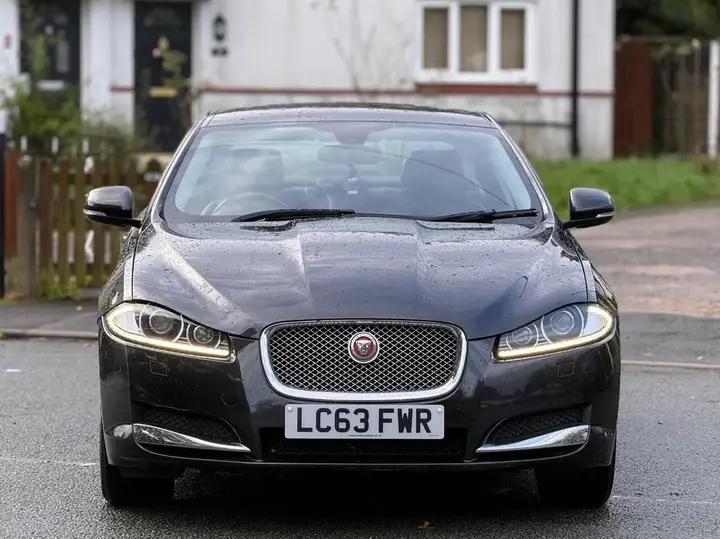 Jaguar Xf 2014 photo 3