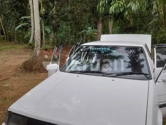 Toyota Corolla 1983 photo 4