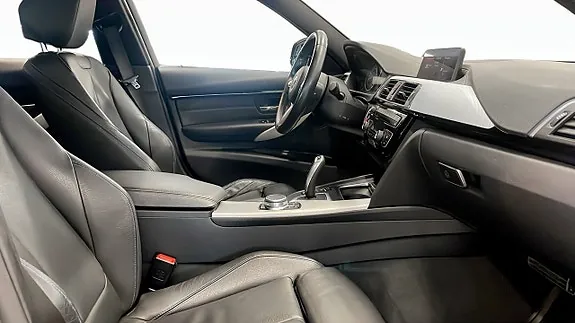 BMW 320 2019 photo 3