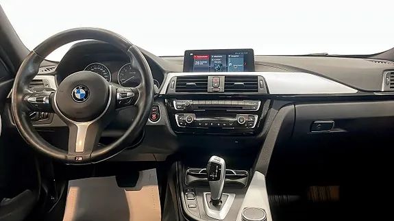 BMW 320 2019 photo 4