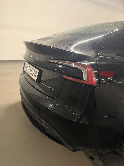 Tesla Model 3 2024 photo 3