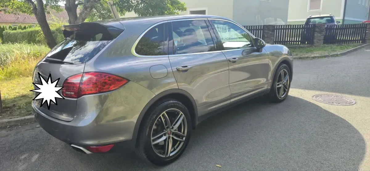 Porsche Cayenne 2013 photo 2