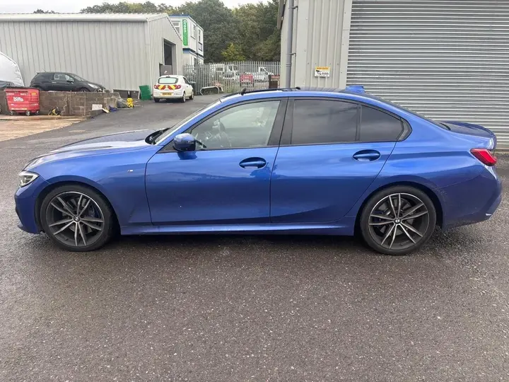 BMW 3 Series 2019 photo 4