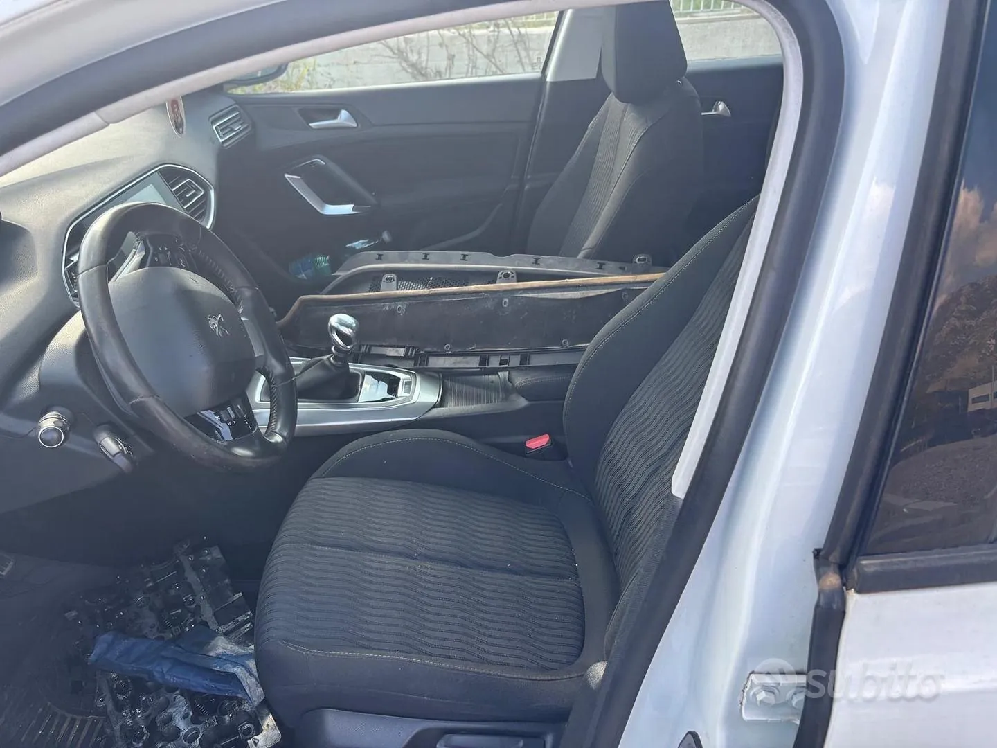Peugeot 308 2015 photo 3