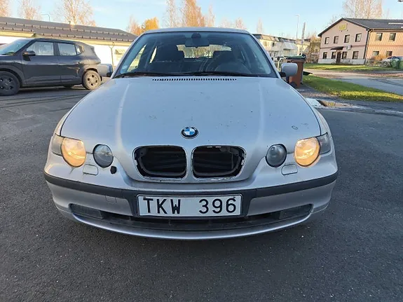 BMW 3 Series 2002 photo 2