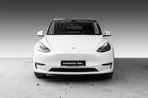 Tesla Model Y 2023 photo 3