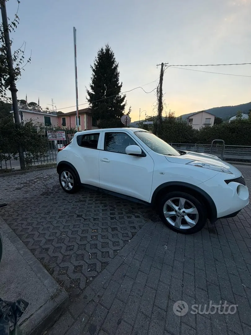 Nissan Juke 2012 photo 2