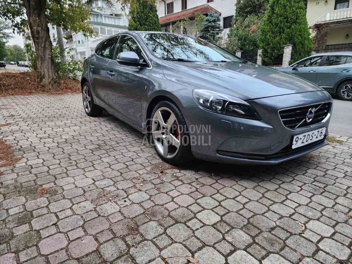 Volvo V40 2014 photo 2