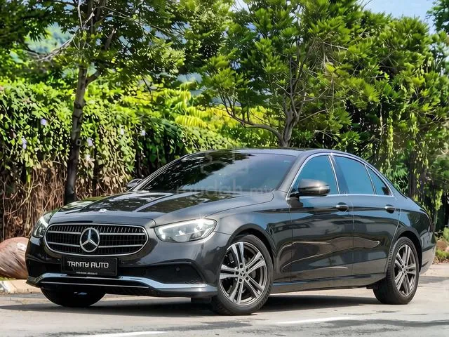 Mercedes-Benz E200