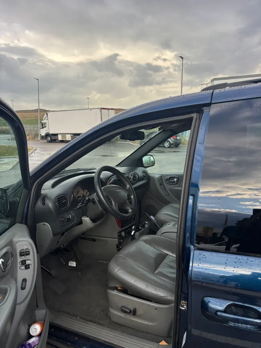Chrysler Voyager 2005 photo 3