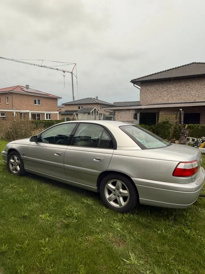 Opel Omega