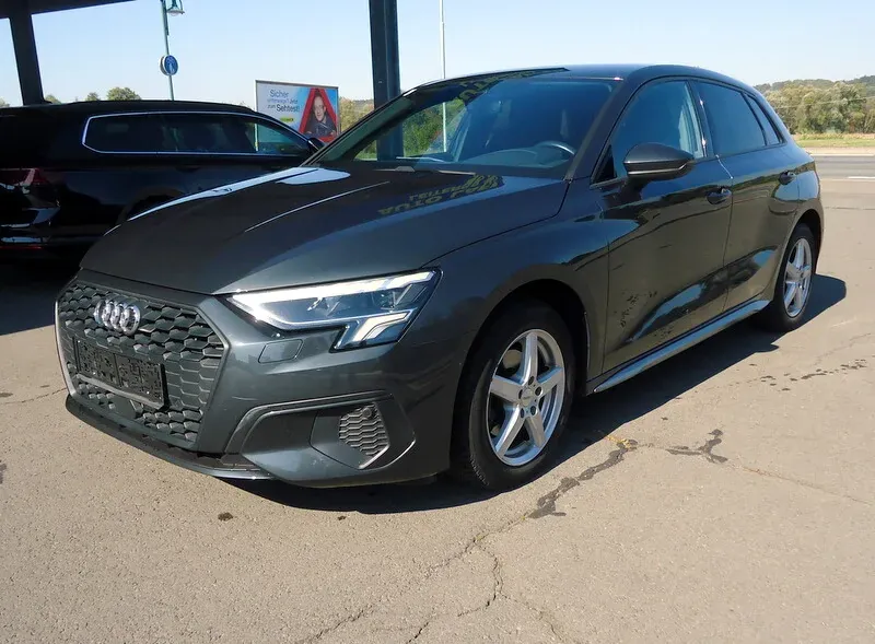 Audi A3 2023 photo 2