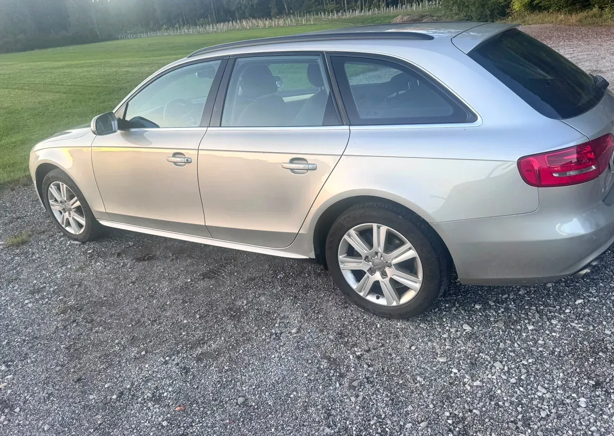 Audi A4 2012 photo 3
