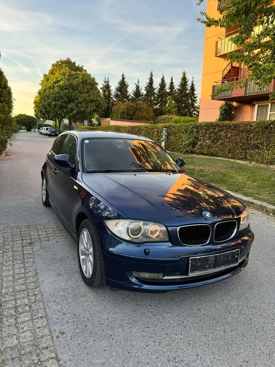 BMW 1 Series 2010 photo 2