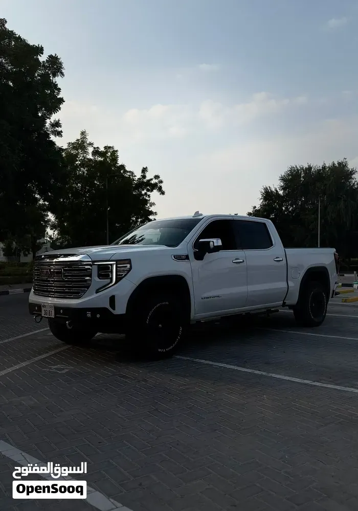 GMC Sierra Denali 2023 photo 2