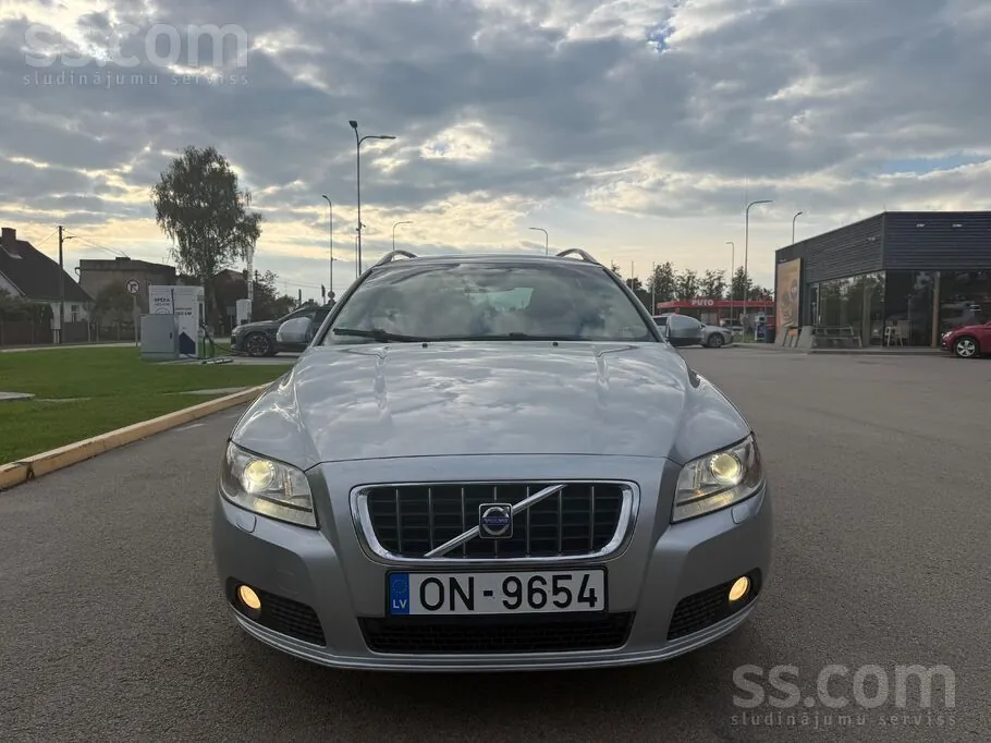 Volvo V70 2008 photo 2