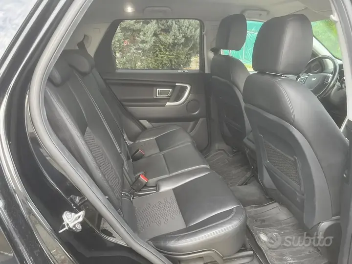 Land Rover Discovery Sport 2019 photo 2
