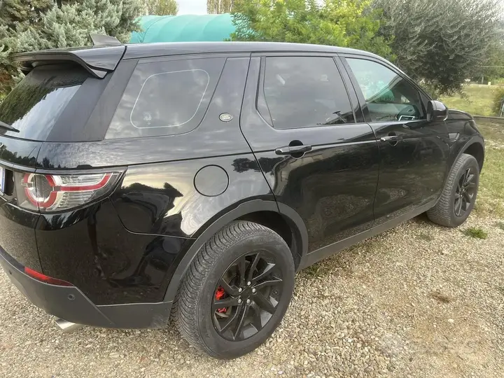 Land Rover Discovery Sport 2019 photo 3