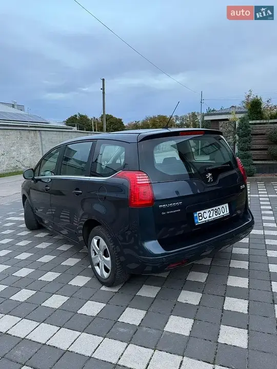 Peugeot 5008 2013 photo 5