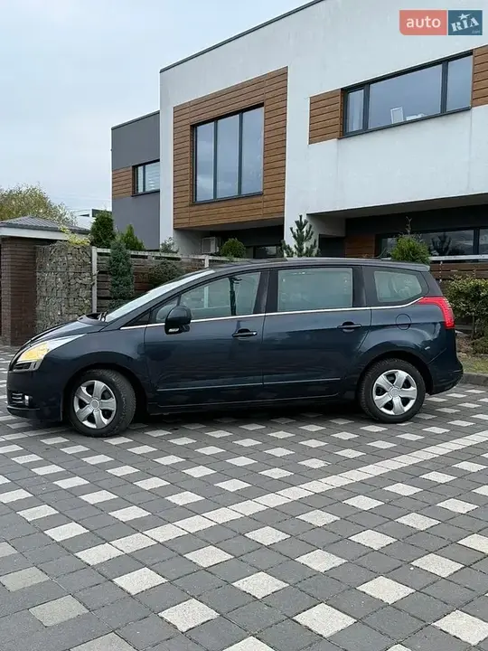 Peugeot 5008 2013 photo 4
