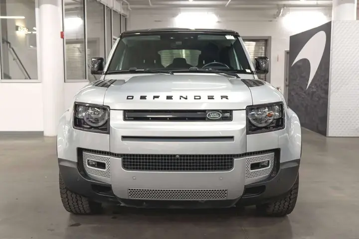 Land Rover Defender 2023 photo 5