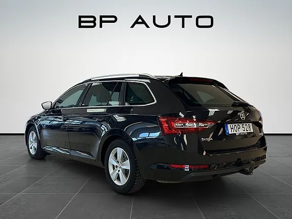 Skoda Superb 2016 photo 5