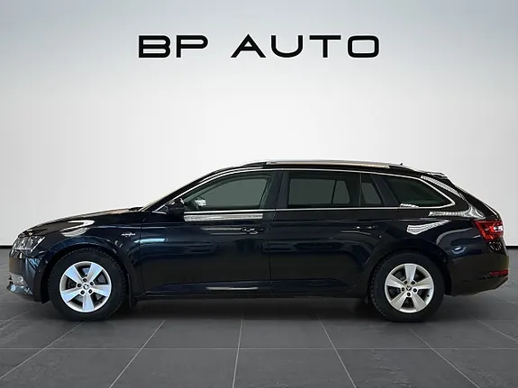 Skoda Superb 2016 photo 2