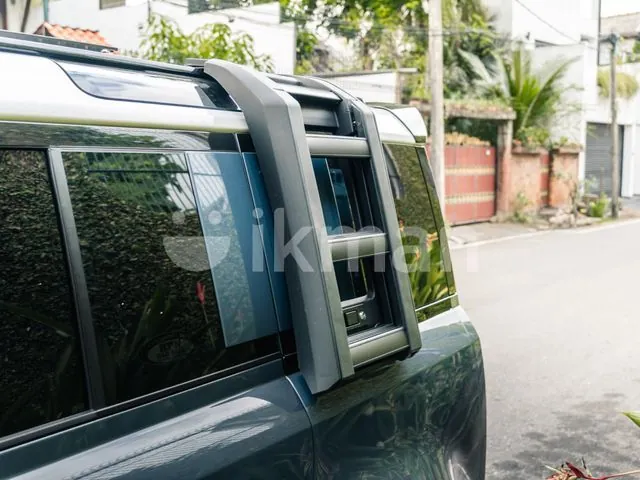 Land Rover Defender 2023 photo 5
