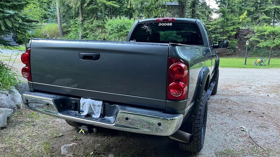 Dodge Ram 3500 Laramie 2007 photo 3